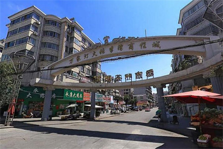 佛山中学附近山水人家3室2厅1卫95万117m2中档装修出售